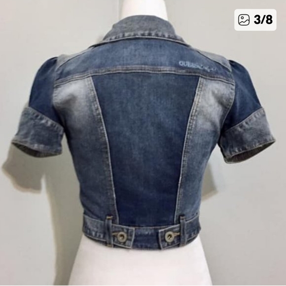 Guess , cropped jean jacket with removable tail very unique - Picture 3 of 9